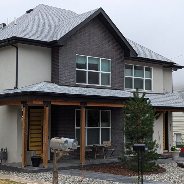 Happened by one of our Golden, CO duplex projects today. Looking good on this foggy morning.

 @architect #custom #custom #attachedhousing #Denver #golden
