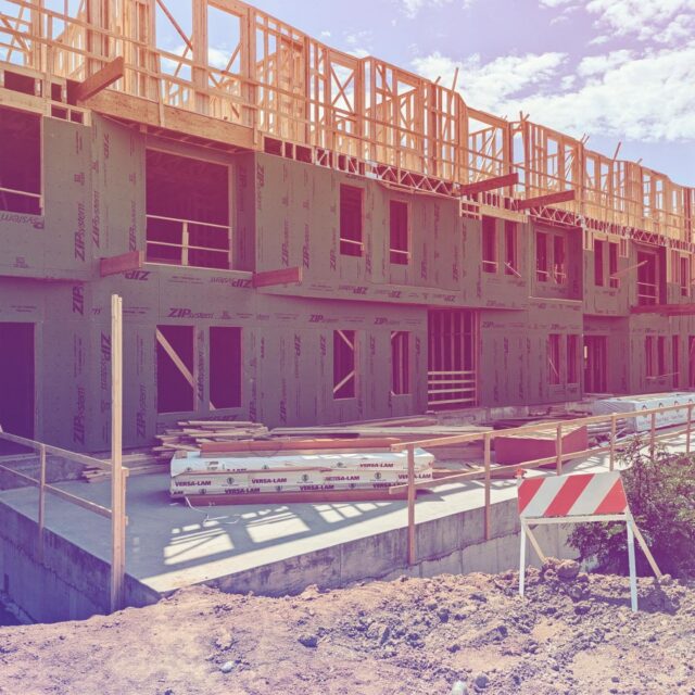 Third floor framing going up on this 68 unit apartment building in Denver. Roughs for electric and plumbing have already started.🏘️🦺

 #denver #multifamily #stadium #architect